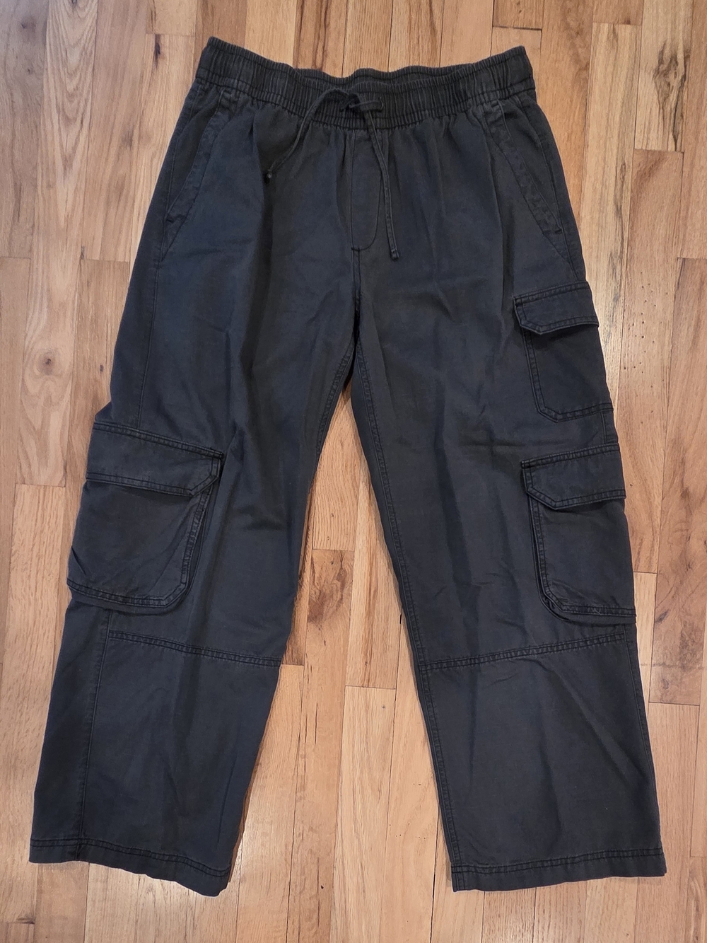 Old Navy Wide Leg Cargo Pants with Comfort Waist - Petit